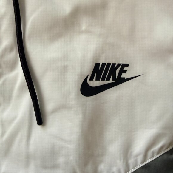 Nike Windrunner - Men's Hooded Jacket - XXL - Picture 2 of 6